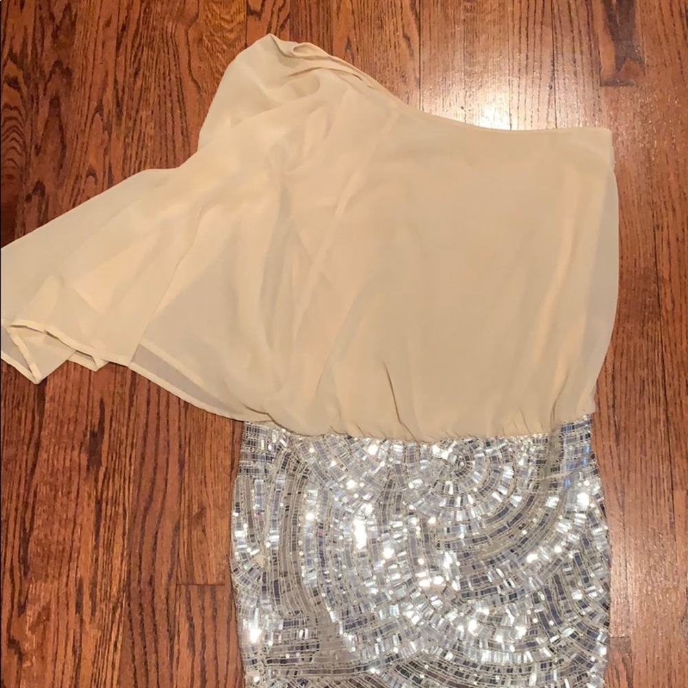 One shoulder dress